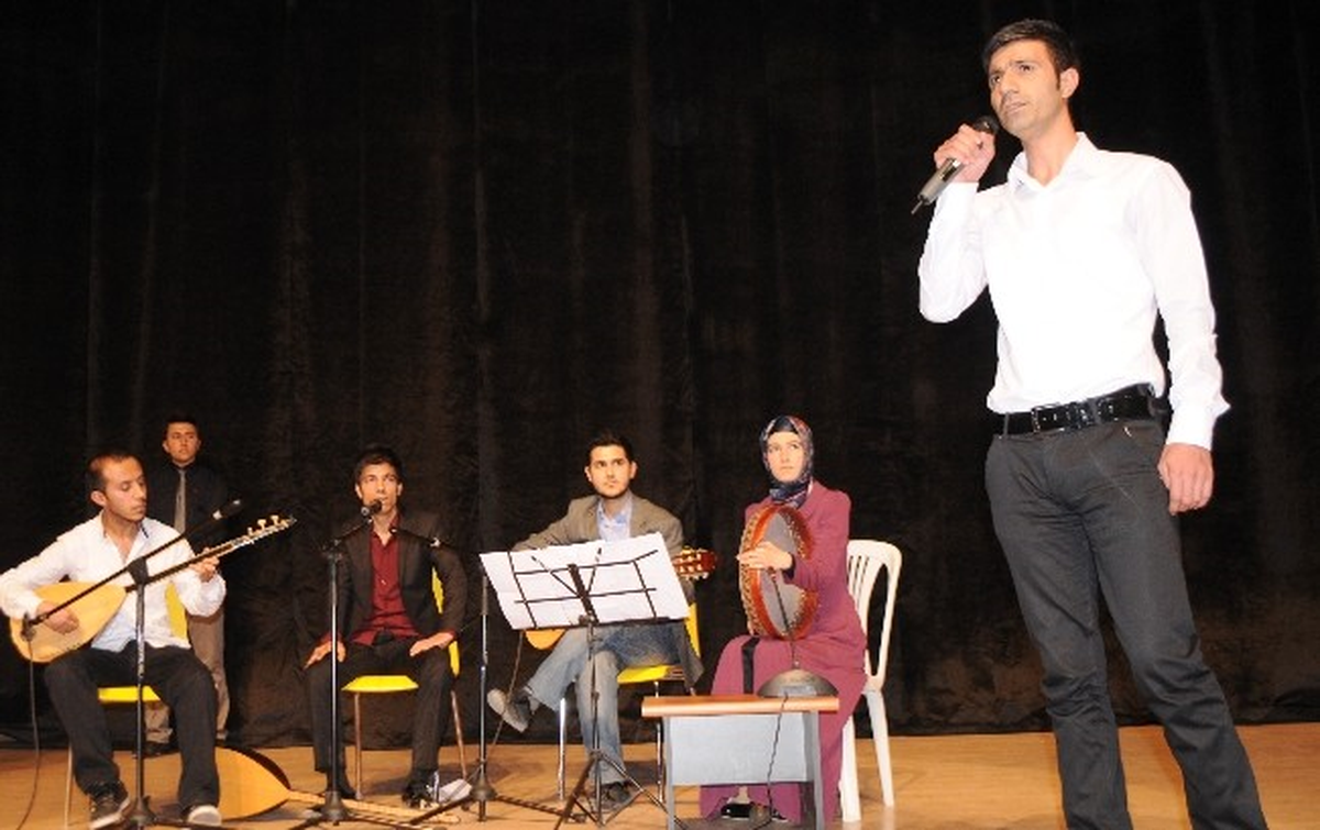 Kilis'te Şiir ve Müzik Dinletisi Beğeniyle İzlendi