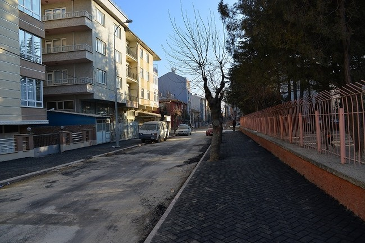 Tepebaşı Belediyesi\'nin Yol Çalışmaları Devam Ediyor