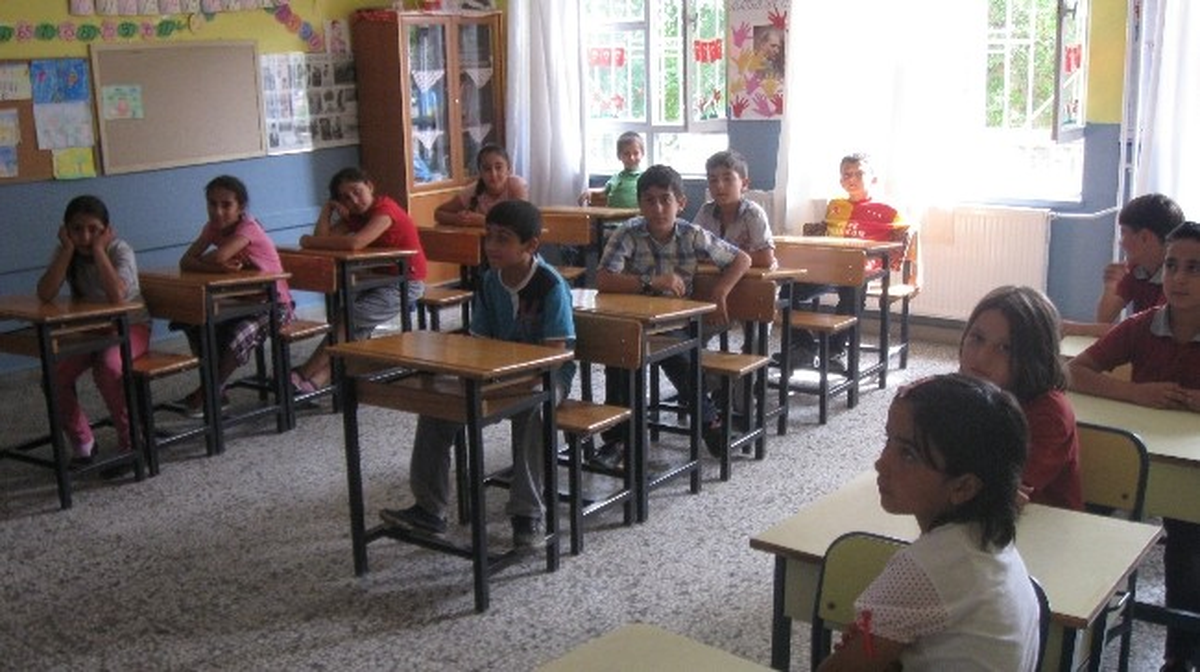 Toplum Destekli Polis, Öğrencilere Eğitim Veriyor