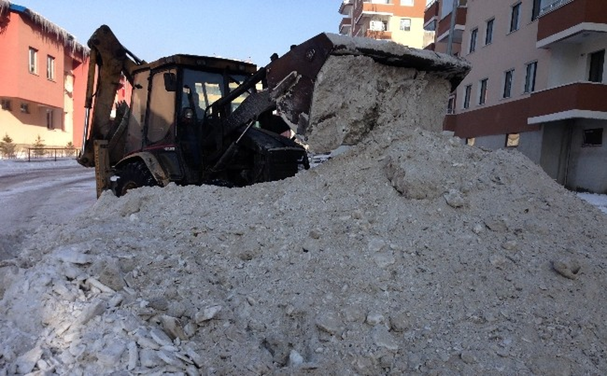 Yakutiye Belediyesi\'nin Kar Çalışmaları