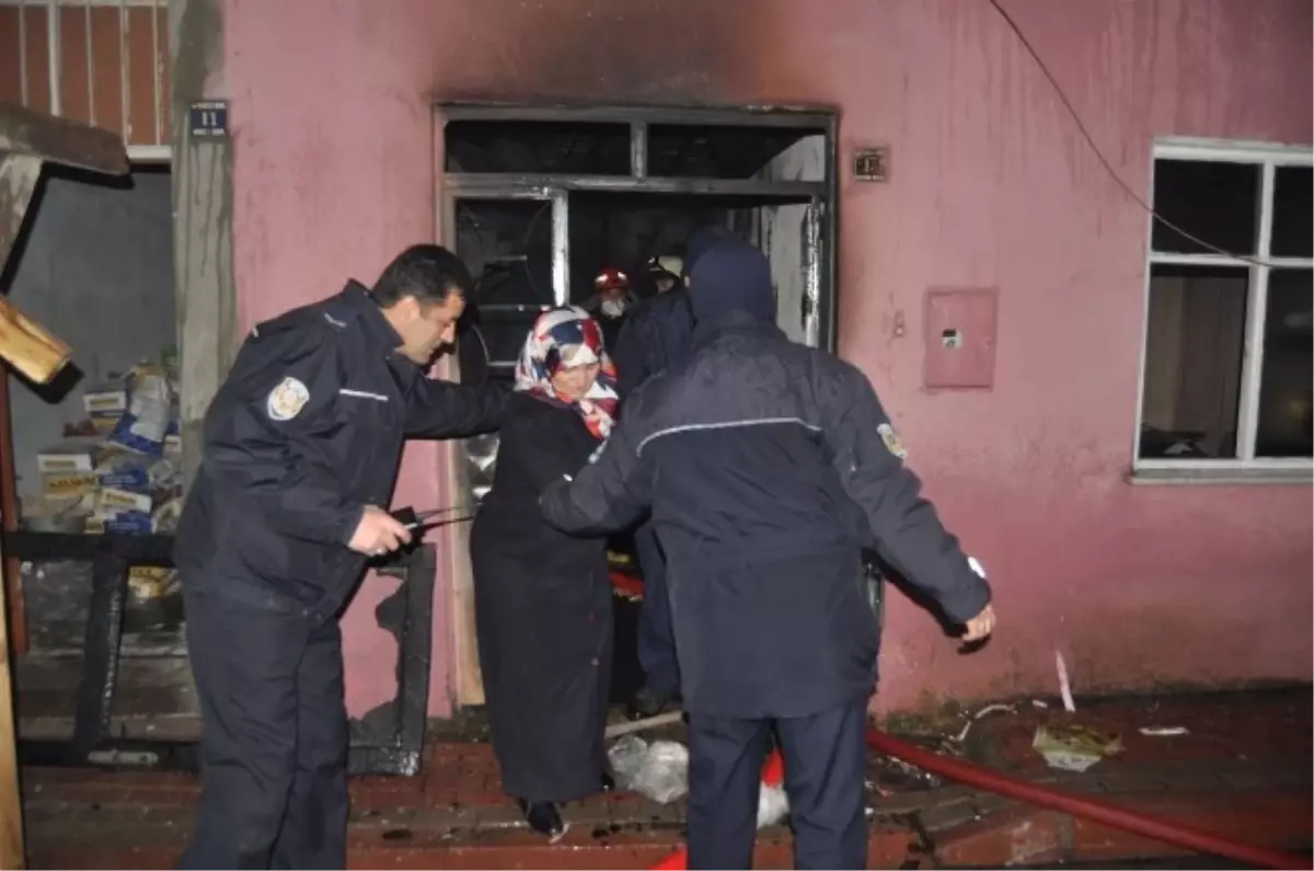 Ahşap Evde Çıkan Yangın Korkuttu