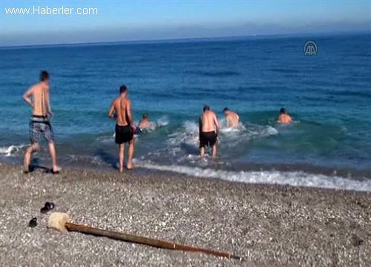 Antalya\'da Aralık Ayında Deniz Keyfi