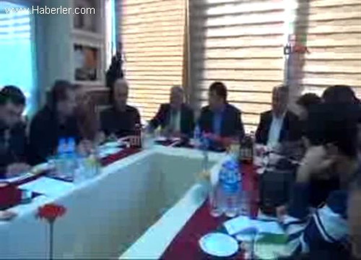 Bakan Yılmaz,"Ak Parti\'nin Gücünü Kırıp, Başbaşkan\'ı Zayıflatmak İstiyorlar"