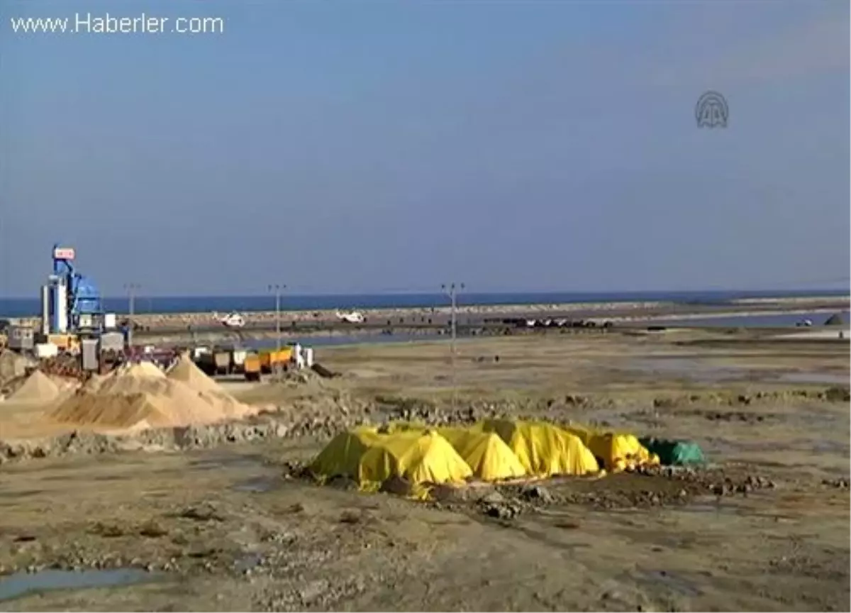 Başbakan, Ordu-Giresun Havalimanı\'nda İncelemelerde Bulundu