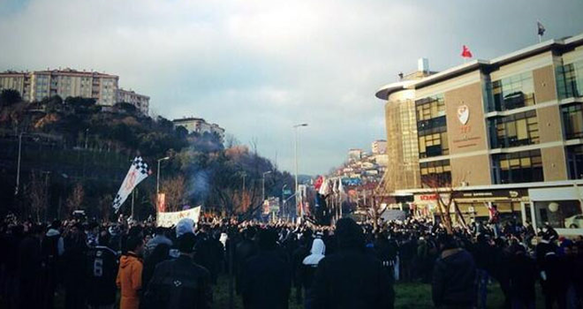 Beşiktaşlılar\'dan Tff\'ye Protesto