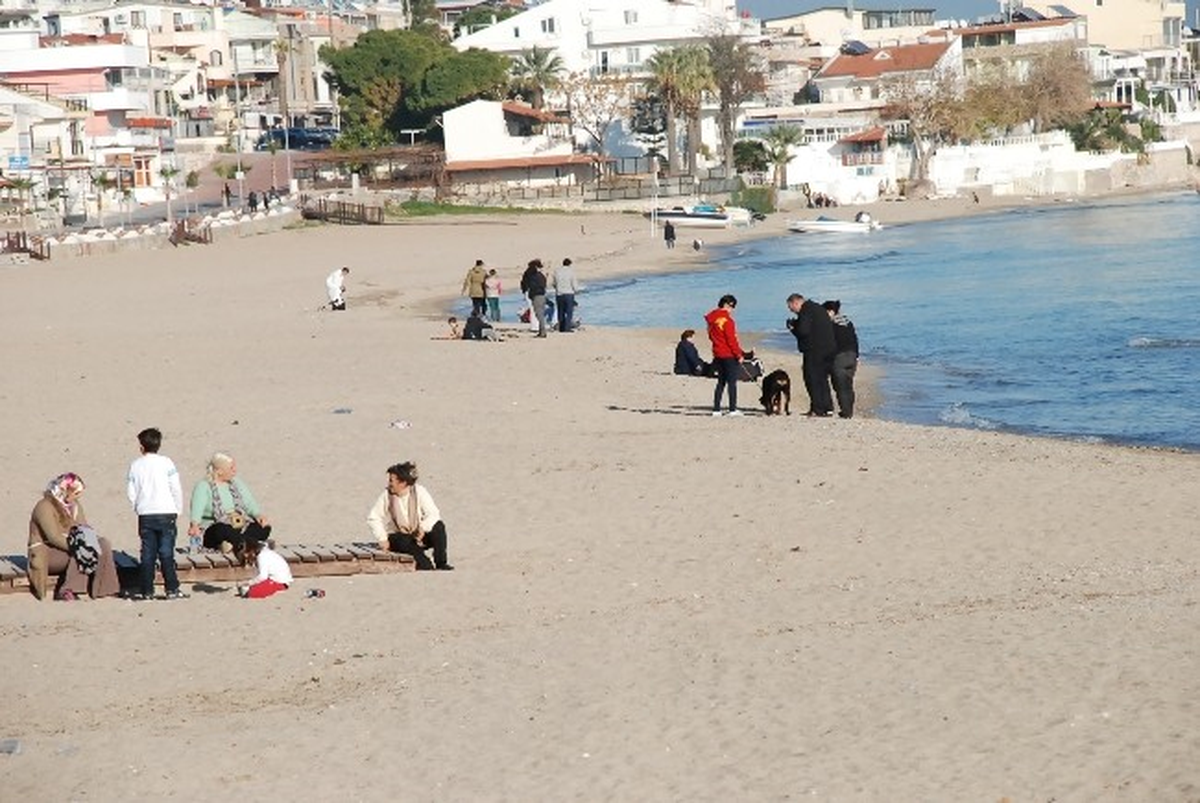 Didim Aralık Ayında Yazdan Kalma Bir Gün Yaşadı