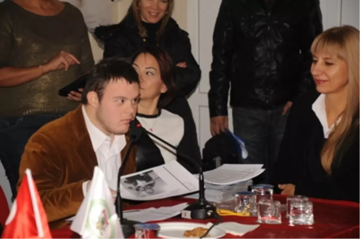 Diyarbakır\'da İlk Down Sendromu Semineri Verildi 