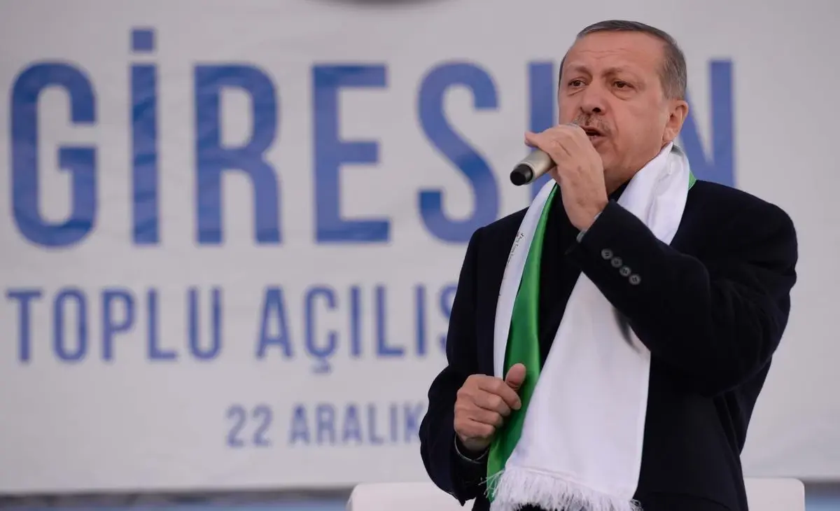 Erdoğan Rüşvet Operasyonunda Adı Geçen Bakanlara Sahip Çıktı