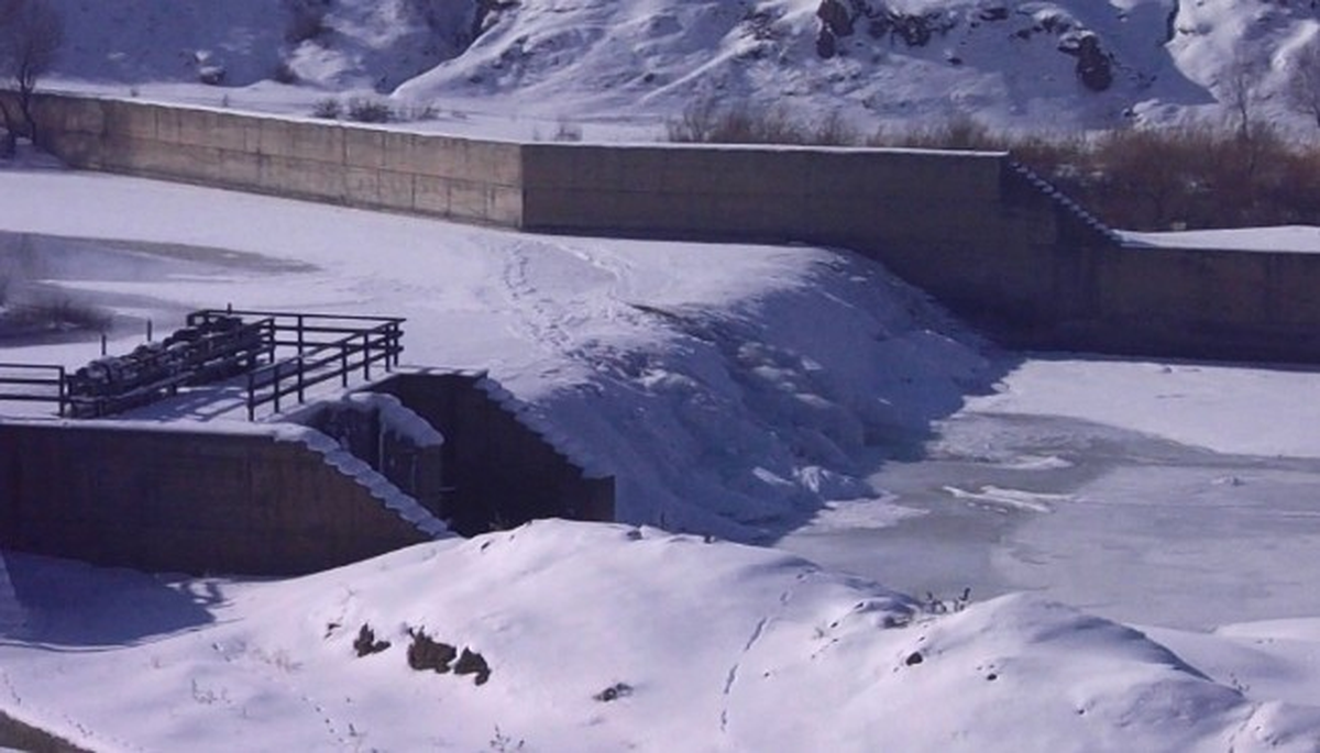 Erzurum\'da Yağan Baraj Göleti Buz Tuttu