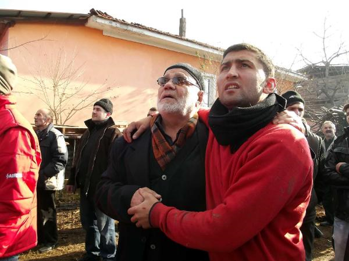 Evlerinin Yanışını Gözyaşları İçinde İzlediler
