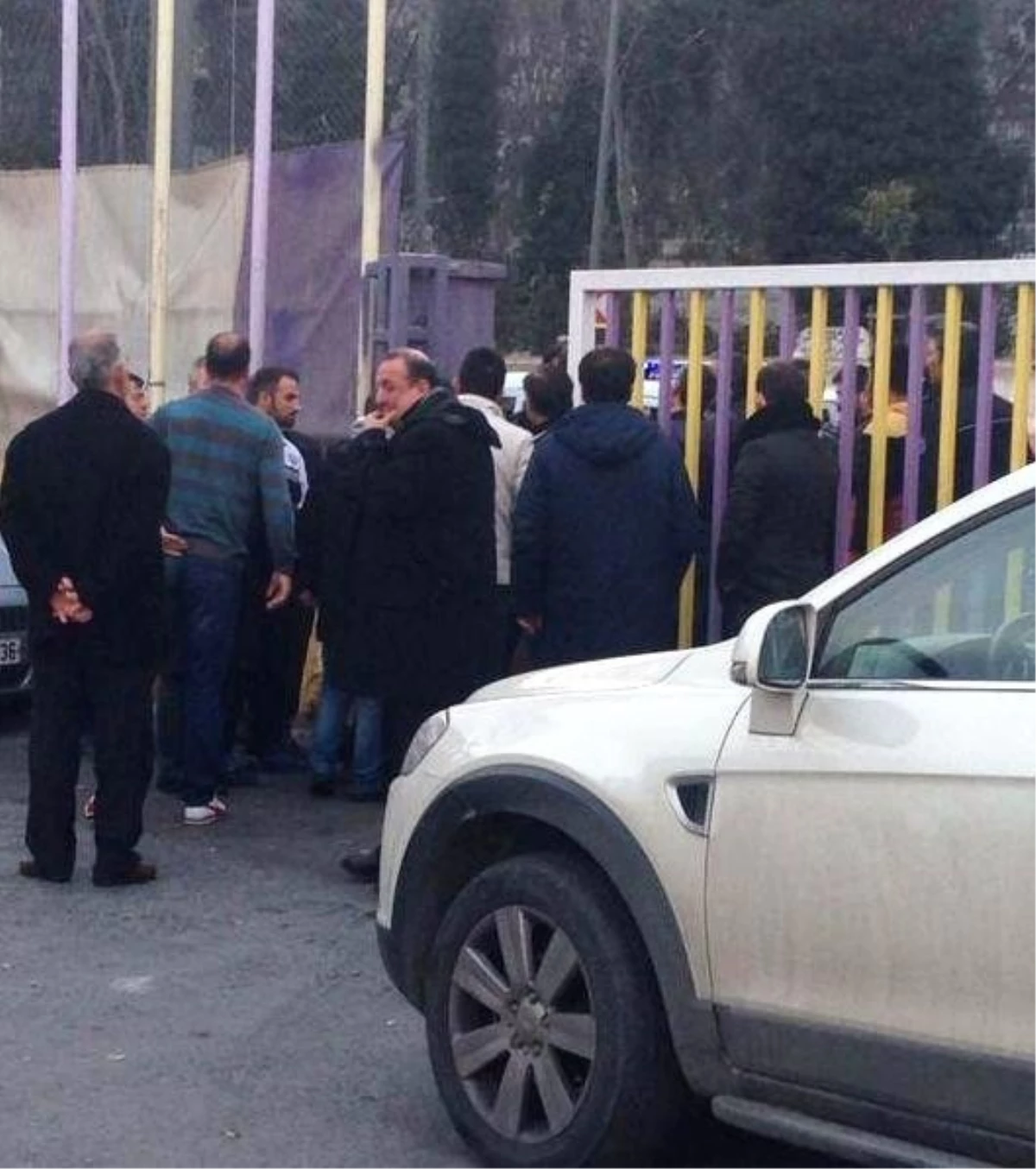 Eyüpspor Taraftarı Kulüp Binasını Bastı
