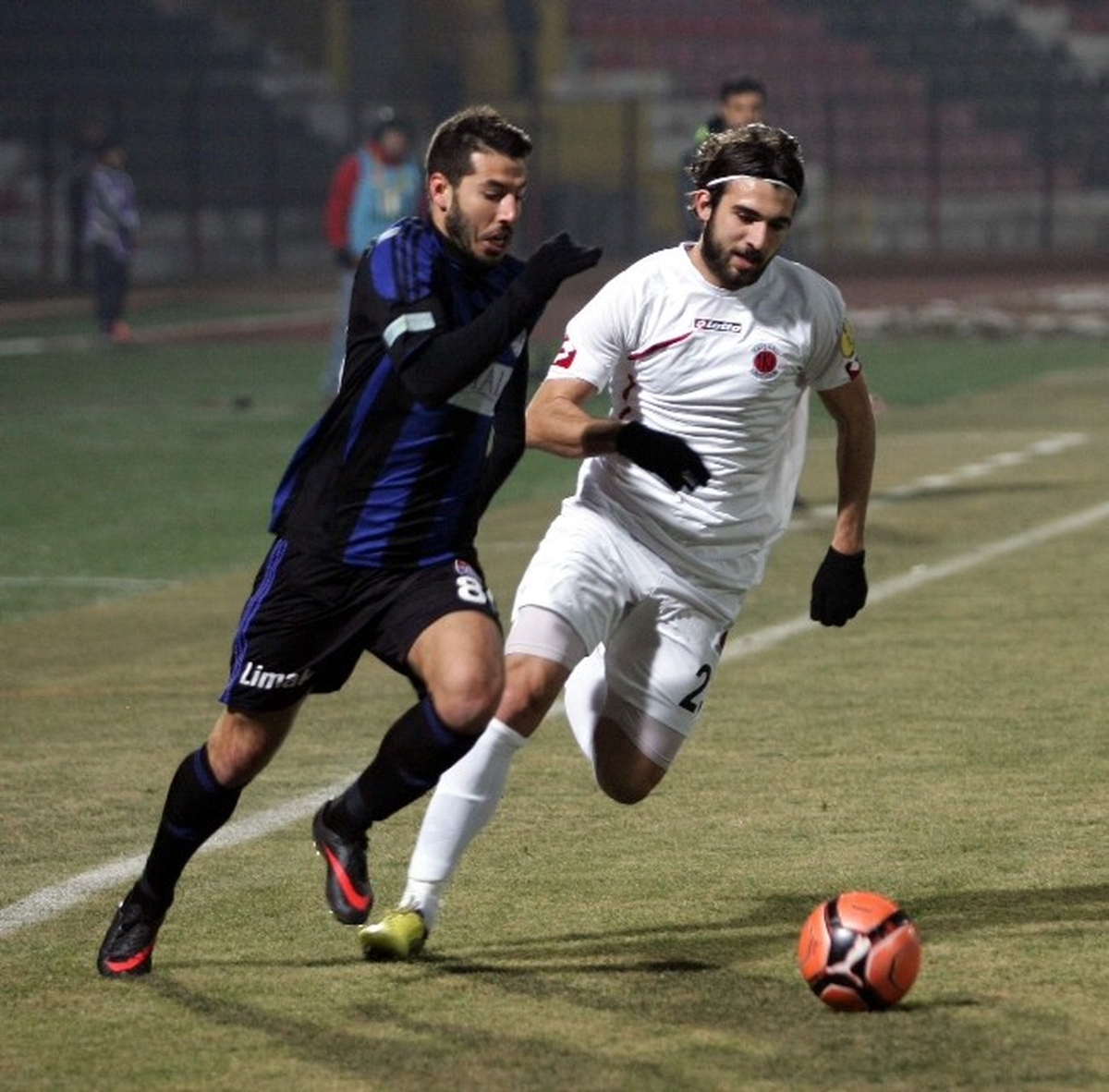 Gaziantep Büyükşehir Belediyespor - Tavşanlı Linyitspor Maçının İlk Yarısı 1-0 Tamamlandı