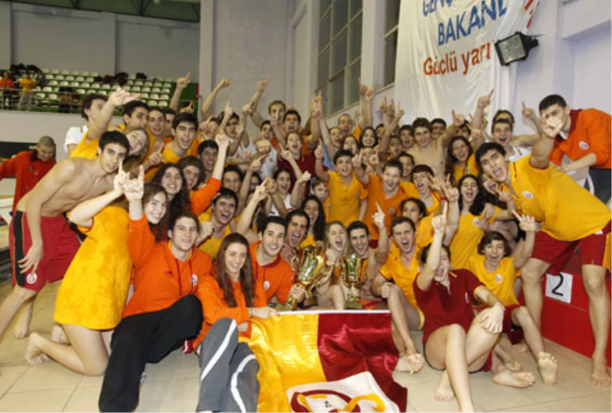 Havuzda Erkeklerde Galatasaray, Bayanlarda Fenerbahçe Şampiyon Oldu