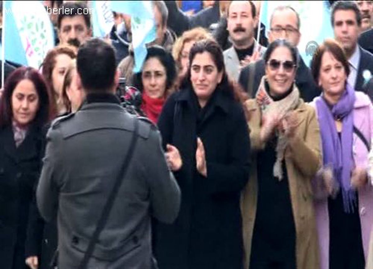 HDP Eş Genel Başkanı Tuncel, İzmir\'de