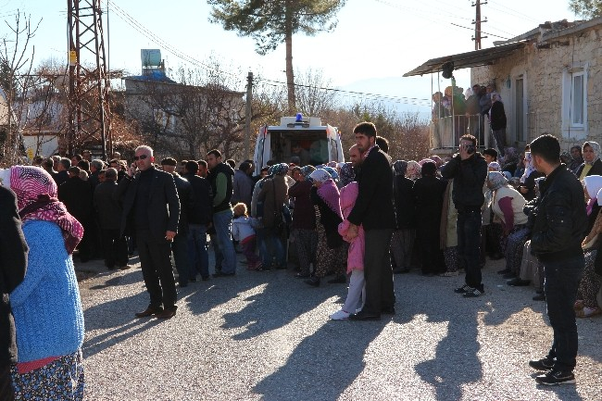 İntihar Eden Polis Toprağa Verildi