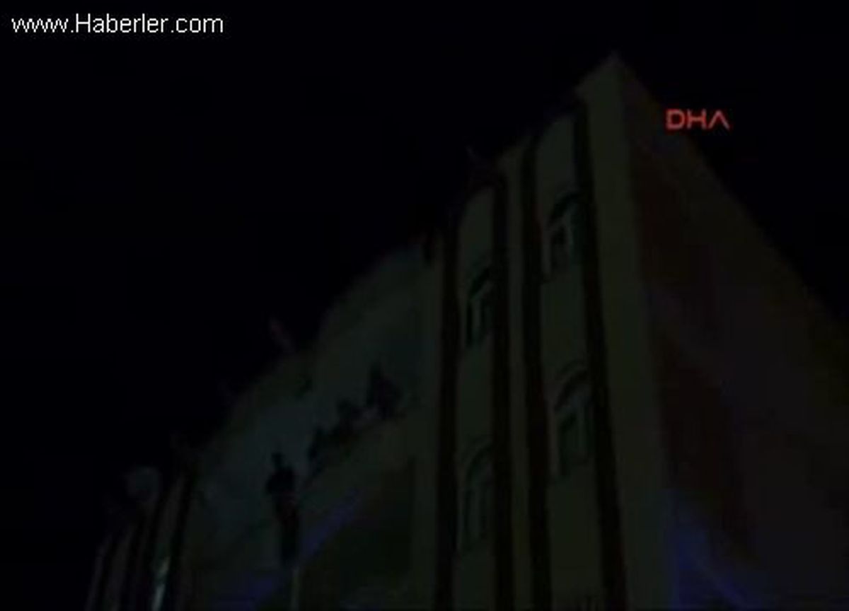 İntihara Girişimini Polis Önledi