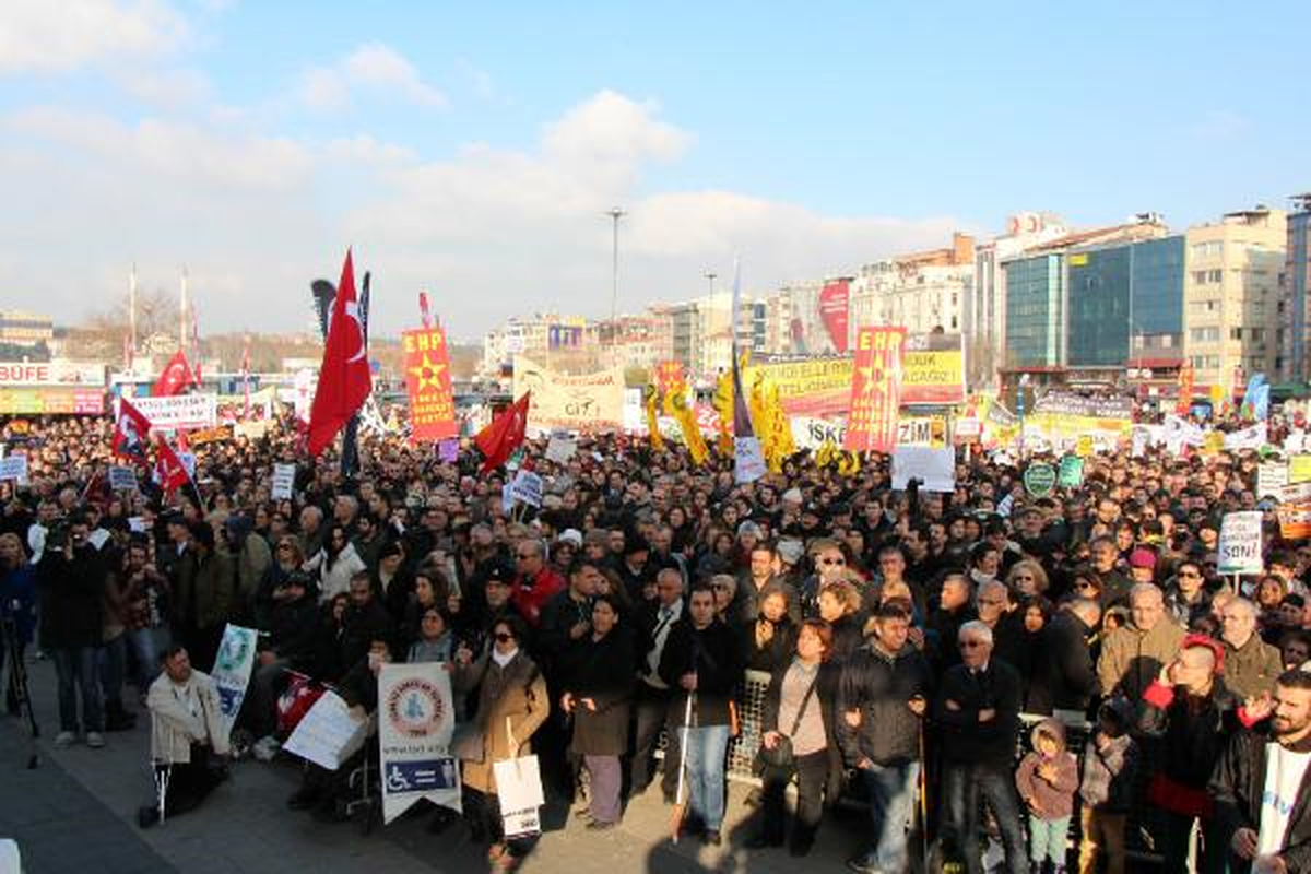 Kadıköy\'de İstanbul Kent Mitingi