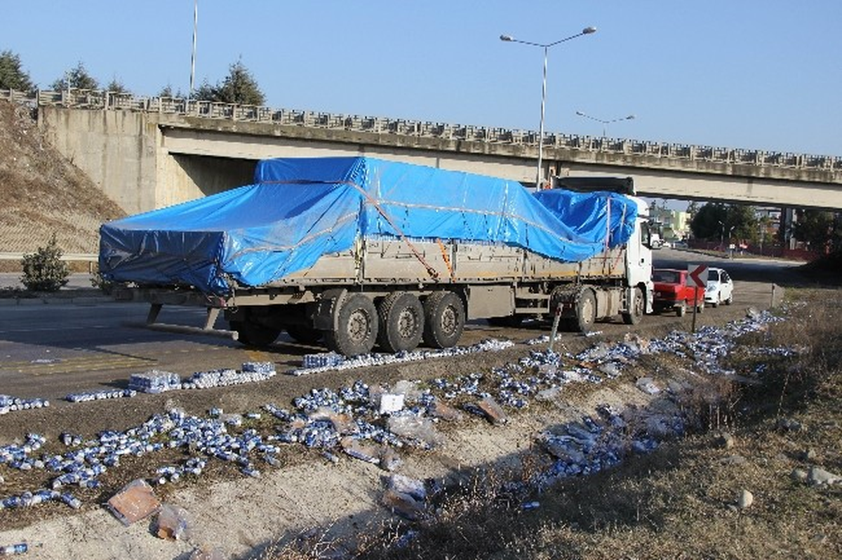 Karayolu Kenarı Bira Tarlasına Döndü