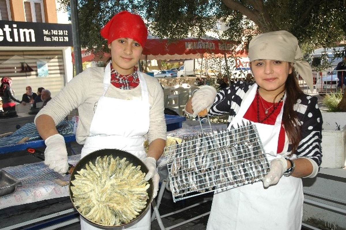Karder\'den Hamsi Şenliği
