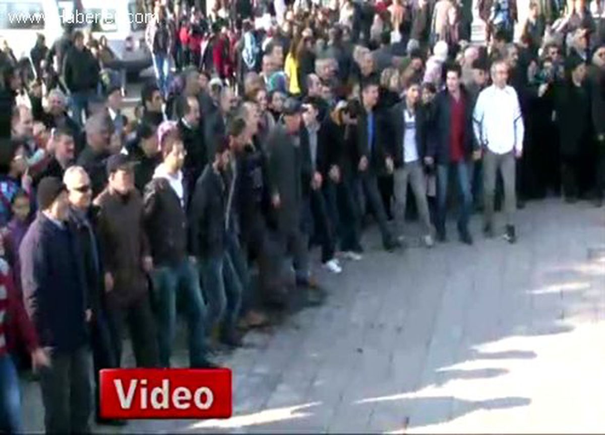 Kartal\'da 3 Ton Hamsi Dagıtıldı