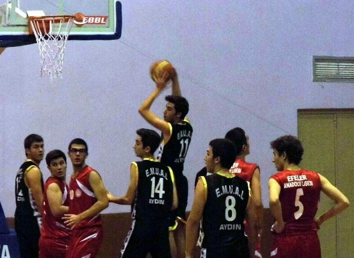 Liseli Basketbolcularda Çeyrek Finalistler Belli Oldu