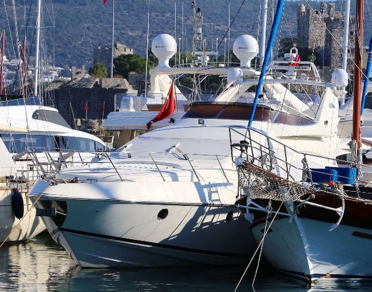 Milyon Dolarlık Yatla Kaçakçılık