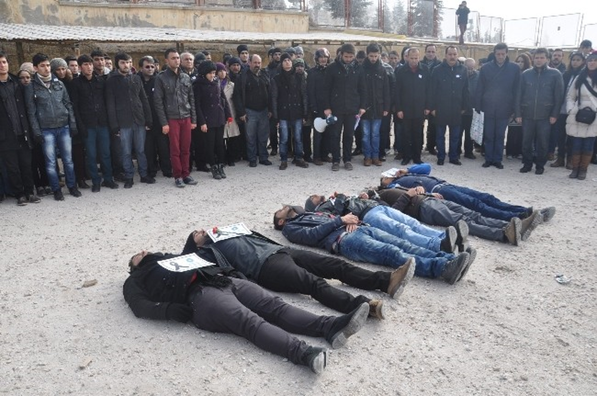 Niğdeli Öğrenciler, Kazada Ölen Arkadaşları İçin Yürüdü