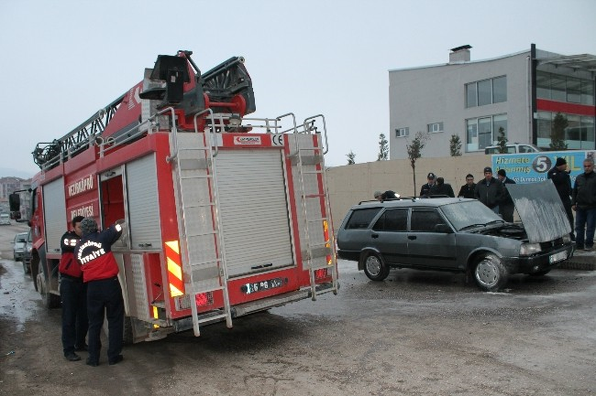Seyir Halindeki Otomobilde Yangın Çıktı