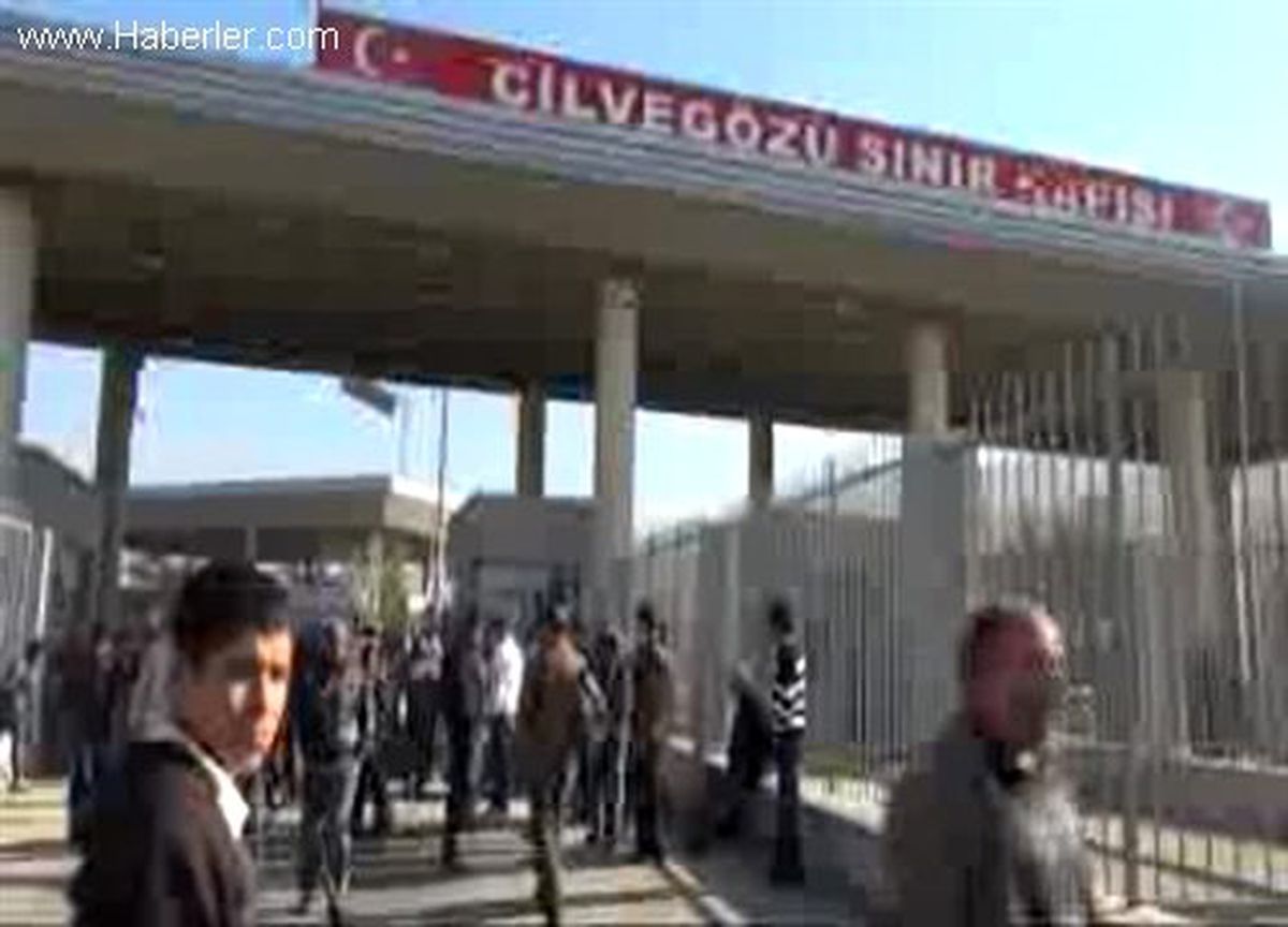 Suriye Uçakları Sınırı Bombaladı