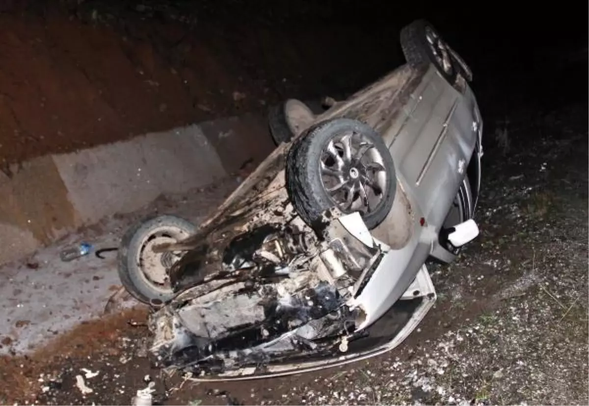 Takla Atan Otomobildeki 3 Kişi Yaralandı