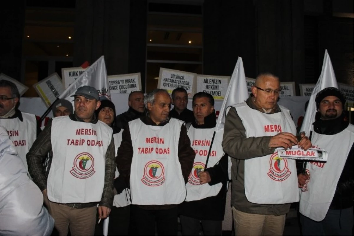 Türk Tabipler Birliği\'nden "Torba Yasa" Eylemi
