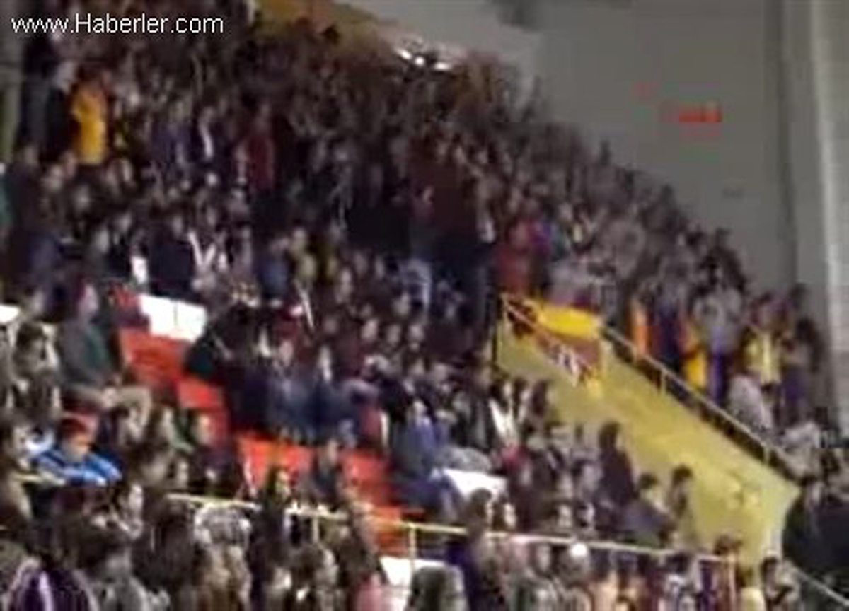 Yalova Ortopedik Spor Kulübü ile Galatasaray Tekerlekli Sandalye Ligi Maçında Tribünlerde Olay Çıktı