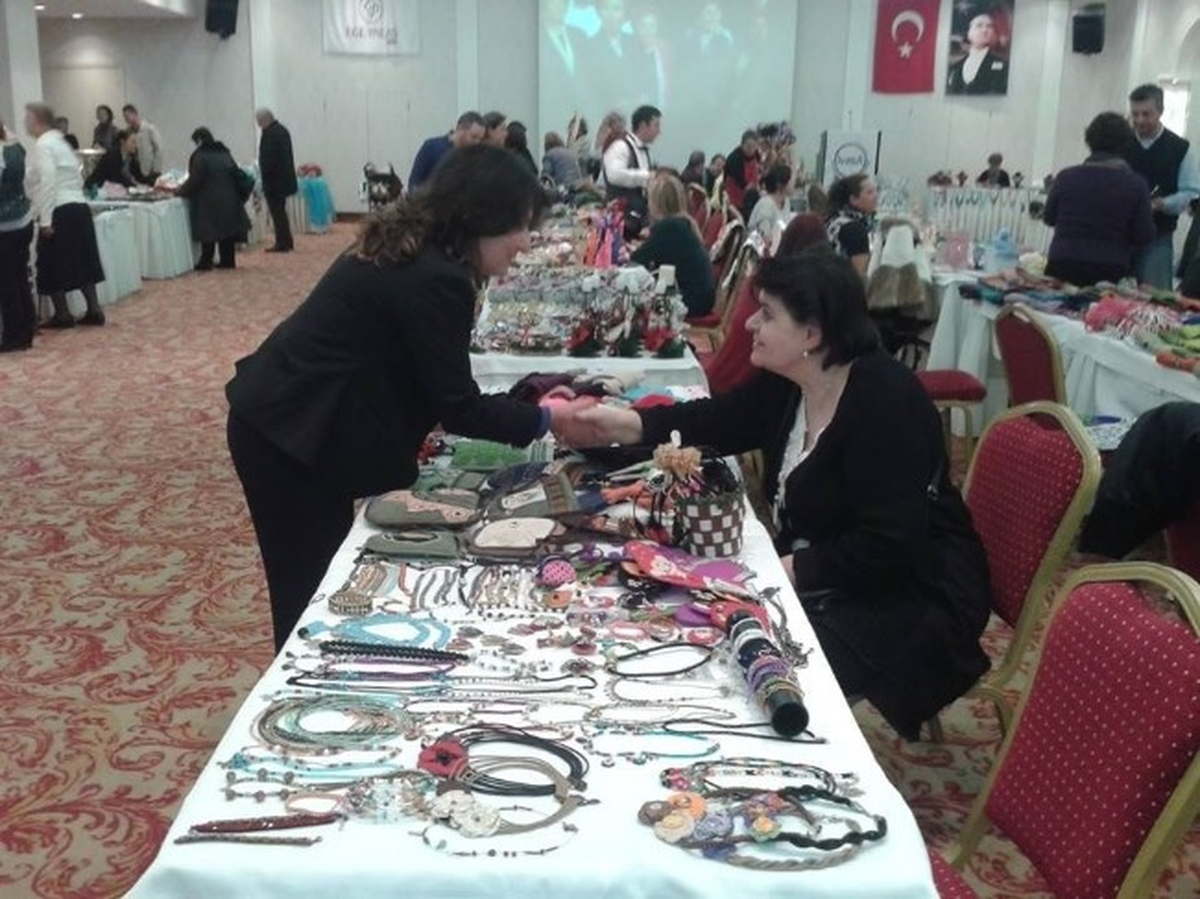 Ak Partili Tozan\'dan Kadınlara Destek