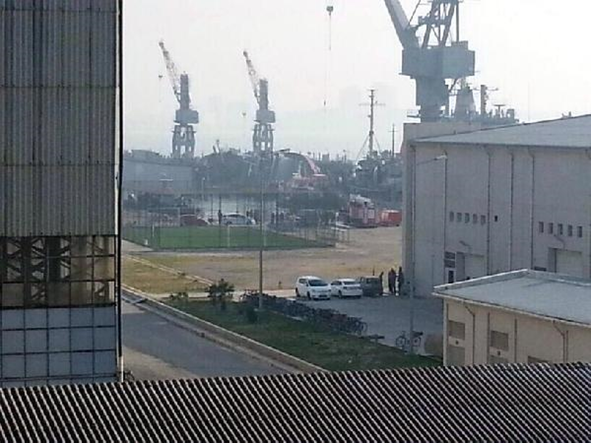 Askeri Tersanede Römorkör Yan Yattı, İçinde Askerler Var (3)