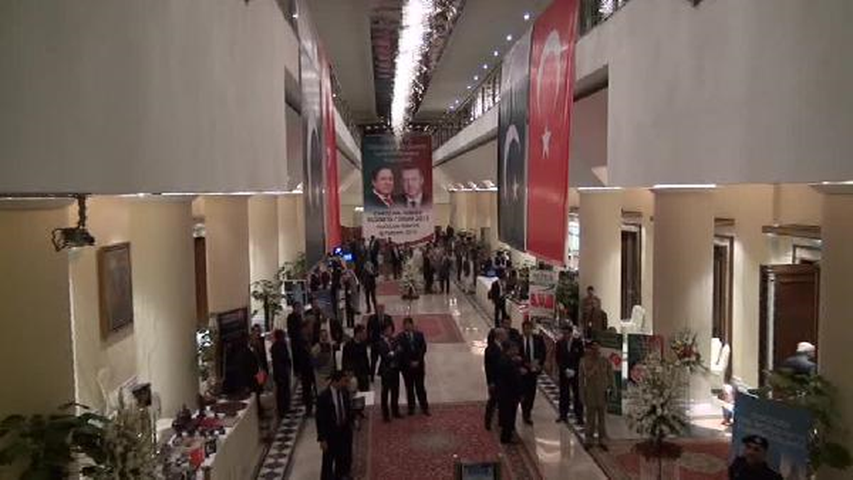 Başbakan Erdoğan\'a Lahor\'da Coşkulu Karşılama (3)