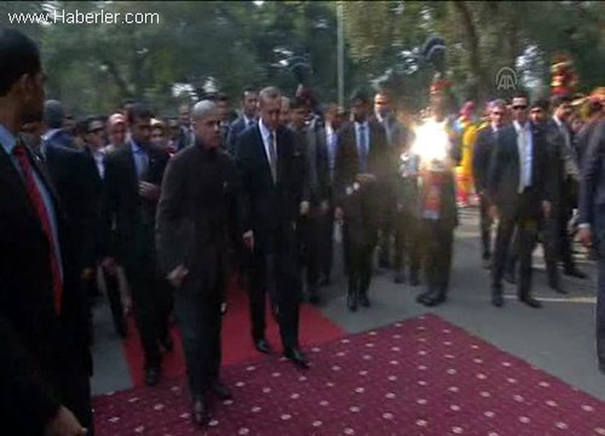 Başbakan Erdoğan\'a renkli karşılama (2) -
