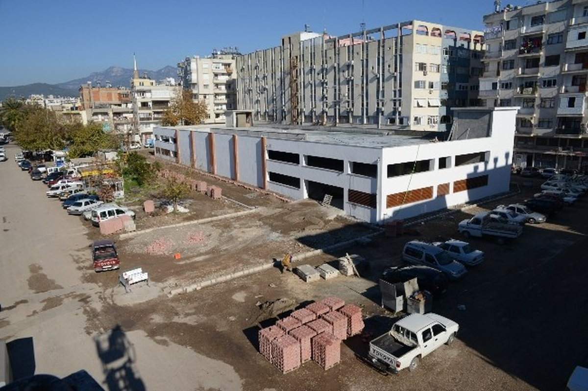 Bölgenin İlk Katlı Otopark İnşaatında Çalışmalar Devam Ediyor