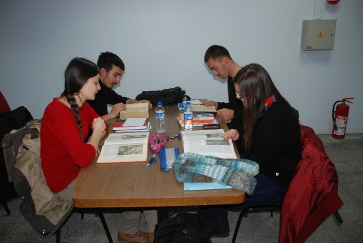 Büyükşehir Kitapseverin Hizmetinde