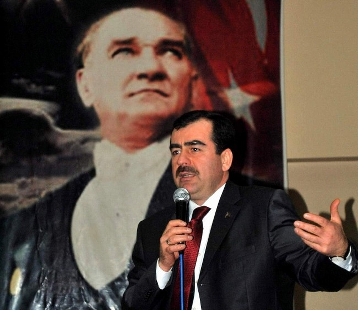 Erdem; "Milletimiz Oyunu Görecek ve Gereken Cevabı Verecektir"