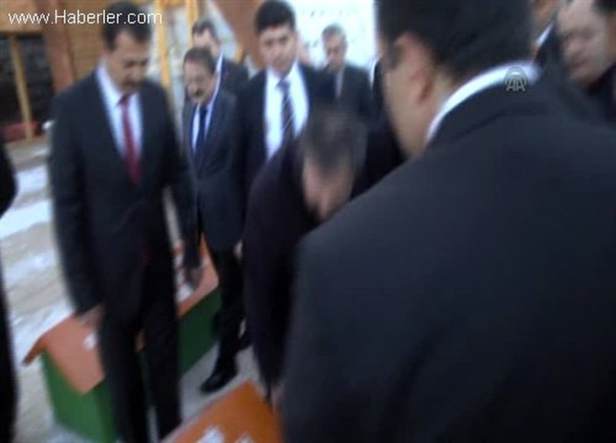 Eroğlu, AK Parti İl Başkanlığı\'nı ziyaret etti -