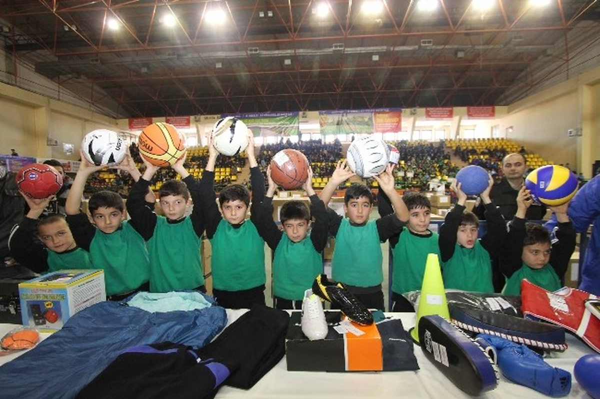 Gebze\'de Amatör Spor Kulüplerine Yardım