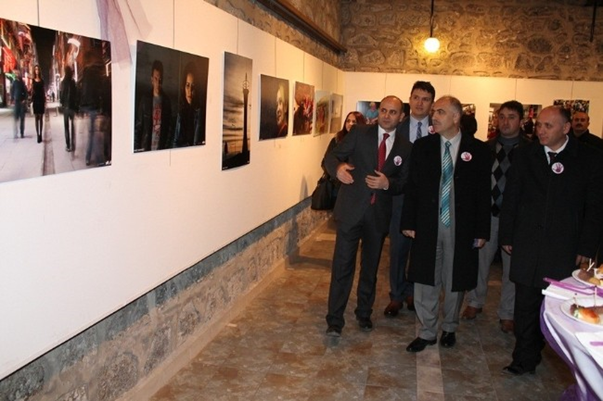 Giresun\'da Kadına Şiddet\'e Yönelik "Ya Olmasaydı" Fotoğraf Sergisi Açıldı