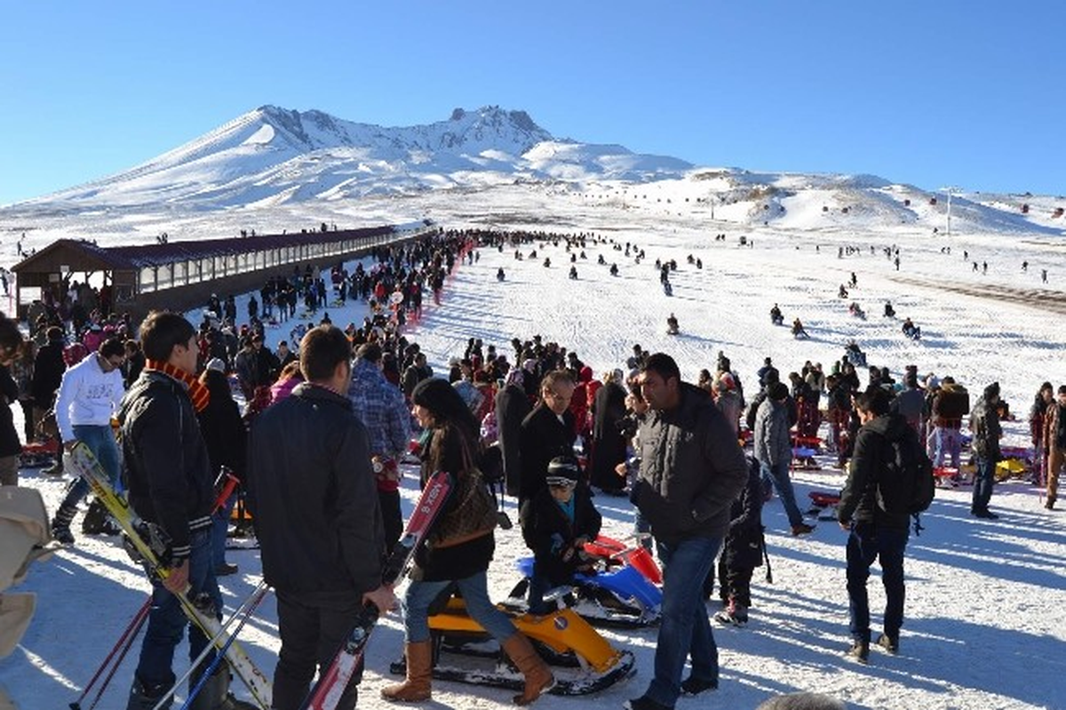Kayakseverler Erciyes\'e Akın Etti