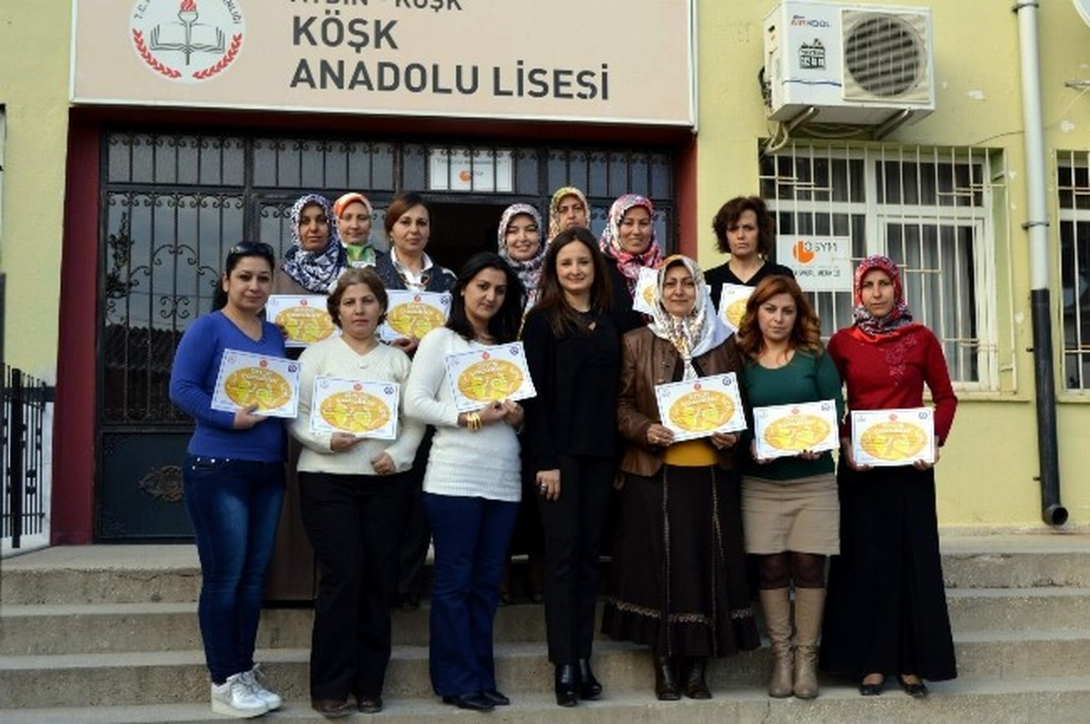 Köşk\'te Aile Eğitimini Tamamlayan Velilere Sertifika
