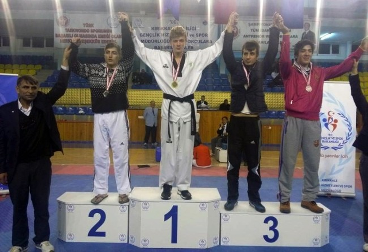 Mamak Spor Kulübü Tekvando Takımı 9 Madalyayla Döndü