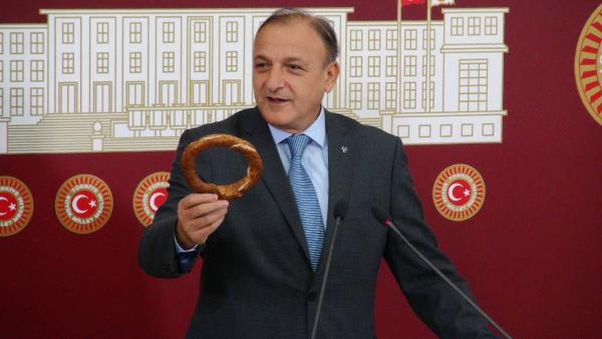 Vural, Meclis\'te Para Sayma Makineli Toplantı Düzenledi