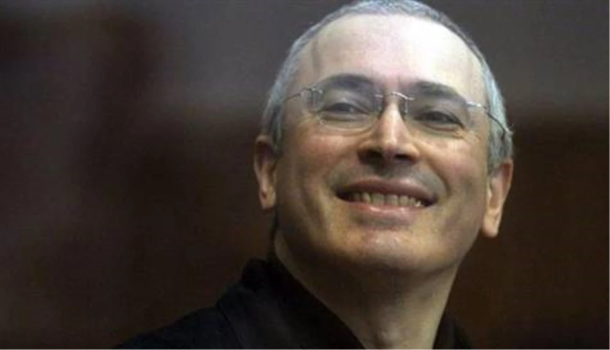 Putin\'in, İş Adamı Hodorkovski\'yi Affetmesi
