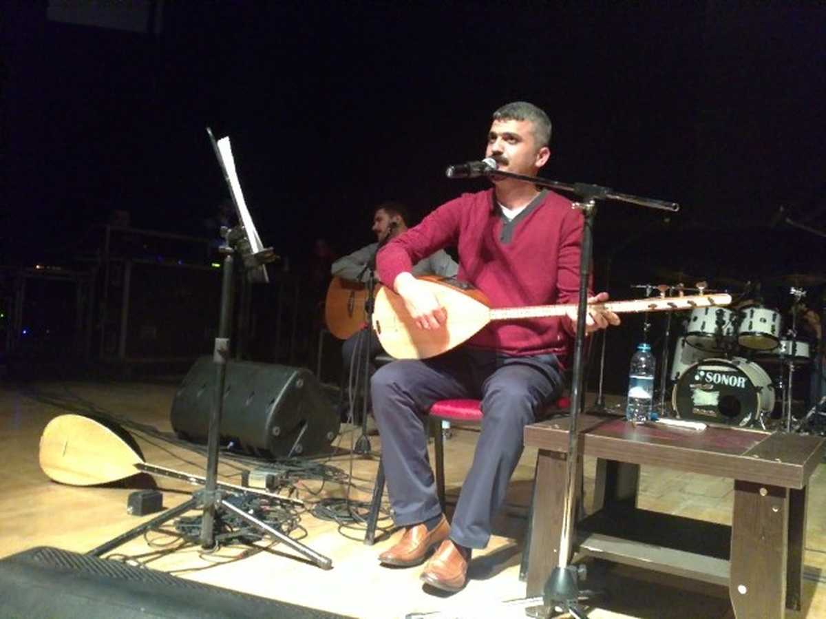 Rıfat Hınıs\'dan Müzik Ziyafeti