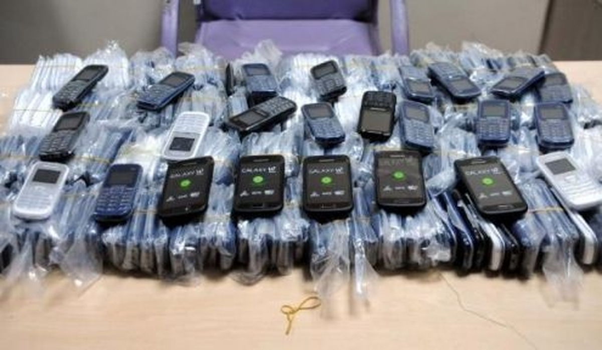 Samsun\'da 182 Gümrük Kaçağı Cep Telefonu