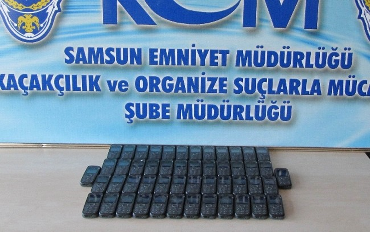 Samsun\'da 232 Adet Kaçak Cep Telefonu Ele Geçti